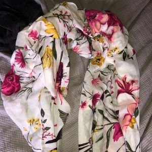 super cute floral scarf, never worn!